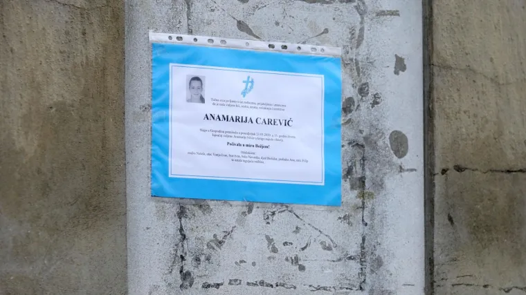 Ostaci dimnjaka pali su ba&scaron; na glavu Anamarije (15), a noćni ormarić - ostao netaknut...