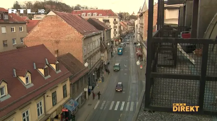 Godinu dana od potresa: 'Na&scaron;a je zgrada i crvena i zelena'