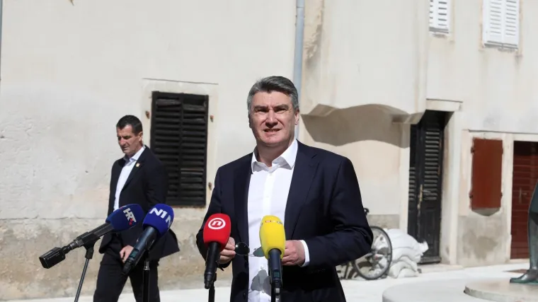 Milanović se ispričao studentima koje je nazvao 'komunalnim radnicima', ali je zato izvrijeđao ministra Malenicu. Opet