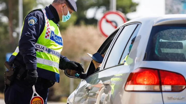 Policija ulovila 13 ljudi u kr&scaron;enju epidemiolo&scaron;kih mjera. Svi su kažnjeni s 8000 kuna