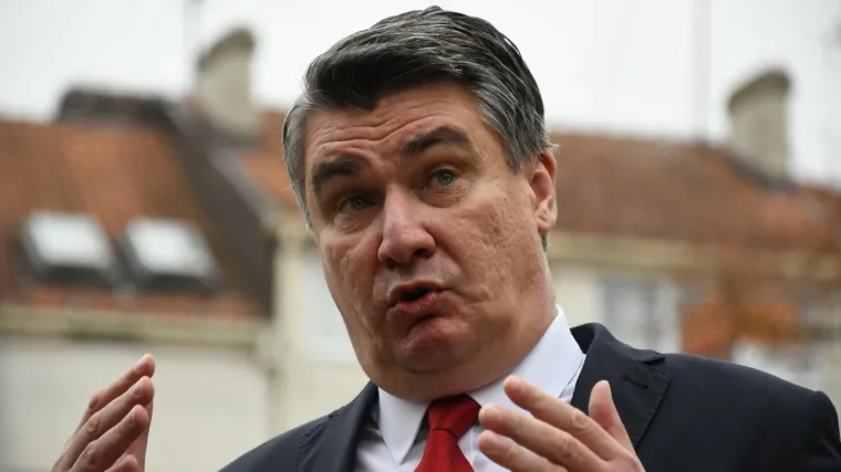 'Plačibaba Pupovac nastavlja s lažima i glupostima. Pokaži sve moje objave, ako smije&scaron;...'