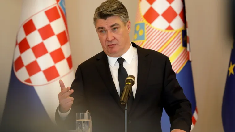 Milanović nastavlja svađu: 'Plenković je &scaron;pijun, a Pupovac za&scaron;tićeniji od pande u zoolo&scaron;kom vrtu'