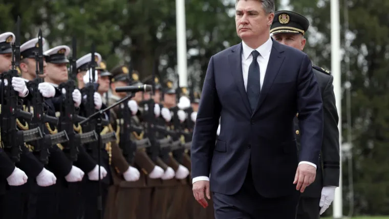 'Pupovac je za&scaron;tićeniji od pande u ZOO-u, a Plenković je terminalno nesposoban i obična &scaron;tetočina'