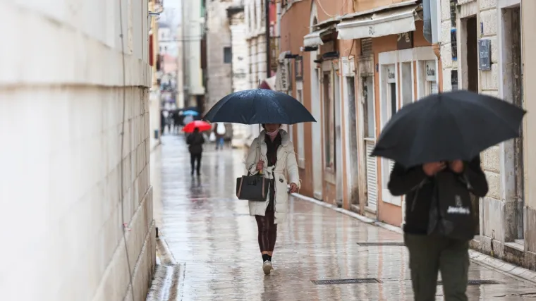 Sutra iznadprosječno toplo, a onda za uskrsni vikend očekujte južinu, ki&scaron;u i pljuskove