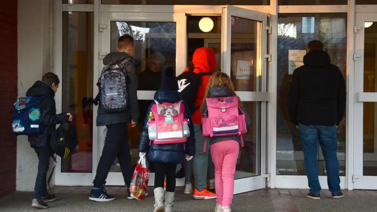 Napokon nastava u jednoj smjeni! Ova općina dobila je jednu od najmodernijih &scaron;kola: 'Jedva čekamo sjest u klupe'