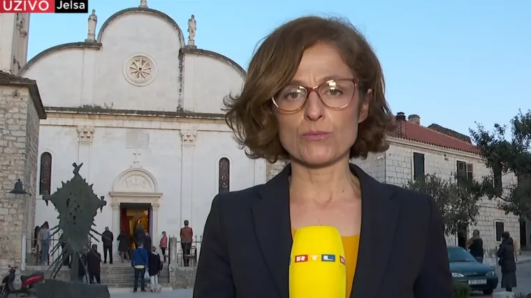 Održavanje tradicije: Procesije iz &scaron;est hvarskih mjesta nastavljaju se uz mjere i za vrijeme pandemije