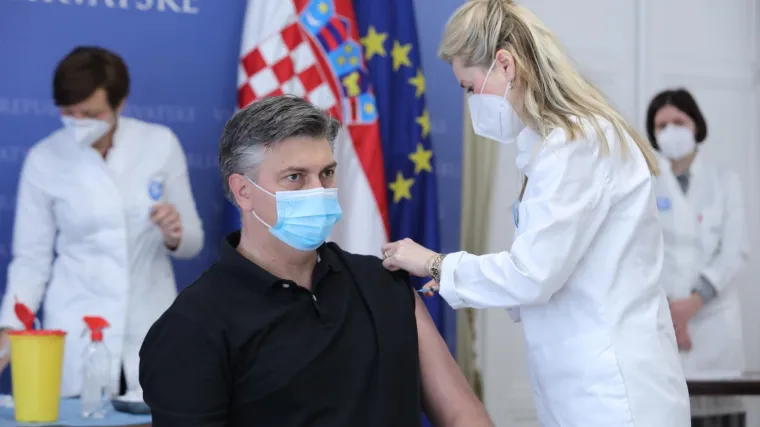 Premijer Andrej Plenković: 'Za Hrvatsku smo osigurali dodatnih 747 tisuća doza cjepiva Pfizer&ndash;BioNTech'