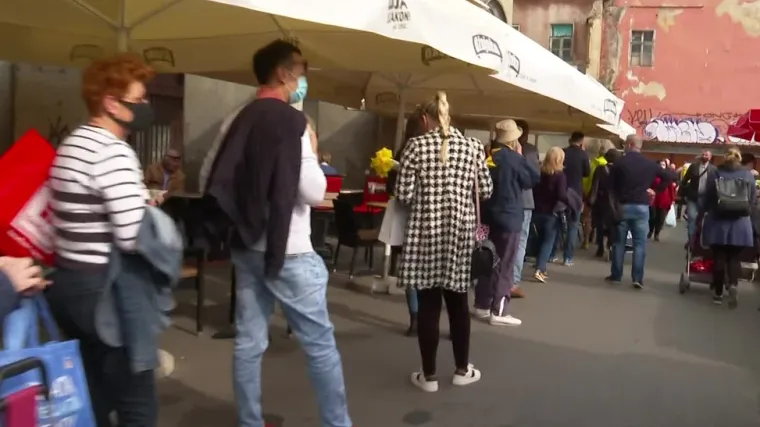 Iz cijele zemlje stižu iste slike! Mnogi građani pohrlili u predblagdansku kupovinu, provjerili smo &scaron;to se najvi&scaron;e traži