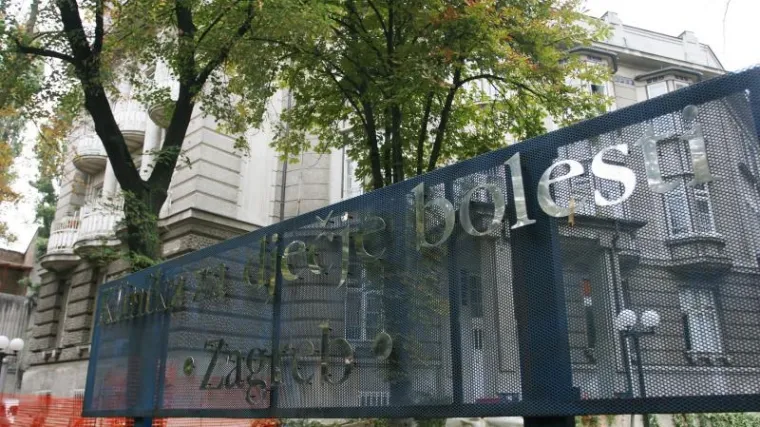 Curici (2) smrskana glava. &Scaron;ef Centra za socijalnu skrb: Roditelji su se vjenčali i vratili smo ju u obitelj. Možda si je to sama uradila