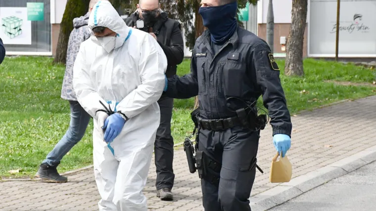 FOTO Zavr&scaron;ilo ispitivanje roditelja djevojčice koja se bori za život: Op&scaron;irno su se branili. Majku se tereti za te&scaron;ko ozljeđivanje