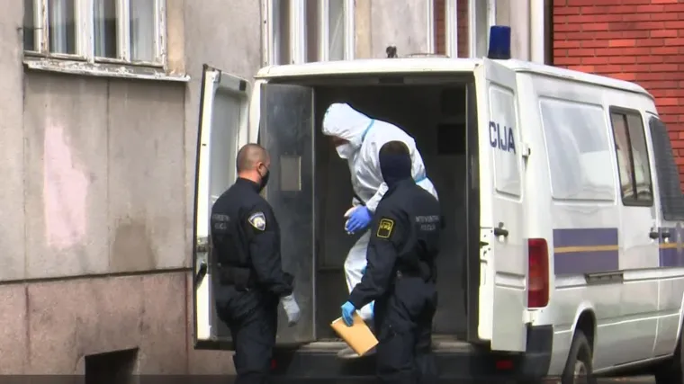 Dvogodi&scaron;nja djevojčica i dalje kritično, roditelji u pritvoru priznali da su je tukli, smijenjen ravnatelj centra. Zbog svega se mijenja i Zakon o socijalnoj skrbi