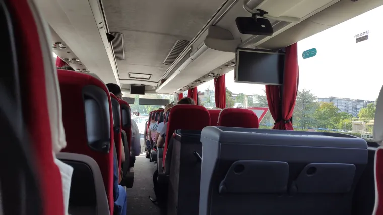 Horor vožnja od Zagreba do Splita: 'Bus je krcat. Putnik pu&scaron;i, pije, psuje i prijeti ostalima. Pukla je guma...'