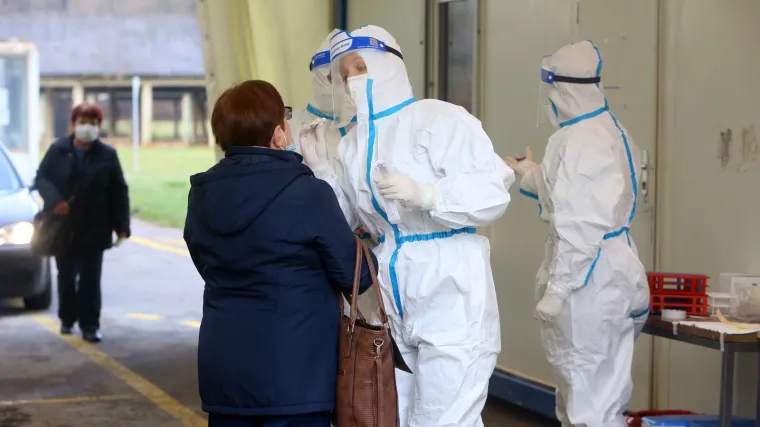 Imamo 2234 novozaraženih i 29 preminulih. Na respiratoru je 158 pacijenata; U županijama uz more ponovno velike brojke