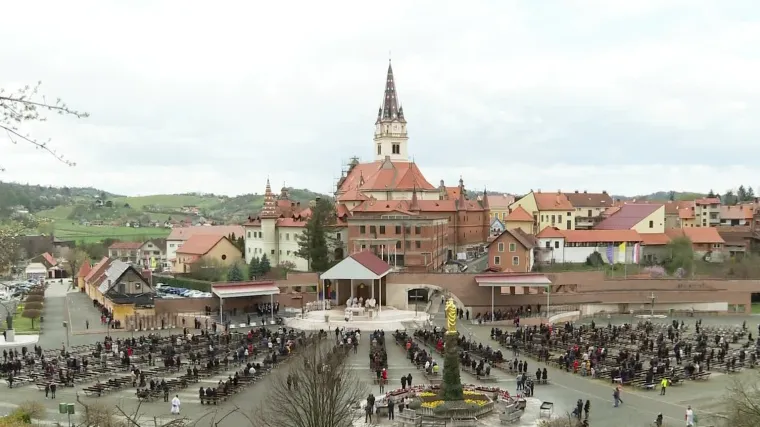 Najveća uskrsna misa na otvorenom ove je godine održana u Mariji Bistrici. Bozanić: 'Svima preporučujem razboritost i odgovornost'