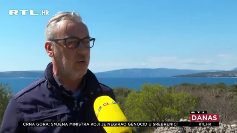 Blagdani nisu donijeli mir u malu općinu na Krku: Mje&scaron;tani Punta okupili su se, jer ih, kažu, brine prodaja općinskog zemlji&scaron;ta.