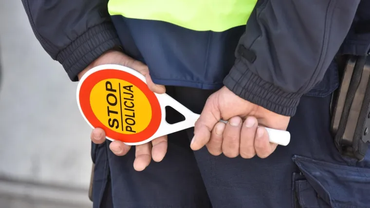 Tragikomedija u Koprivnici: Policajcima se 'mrtav pijan' za volanom predstavio kao kum, a onda...