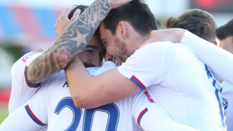 Hajduk se s igračem manje spasio u 96. minuti, stoper Bijelih pocrvenio zbog &scaron;amaranja protivnika