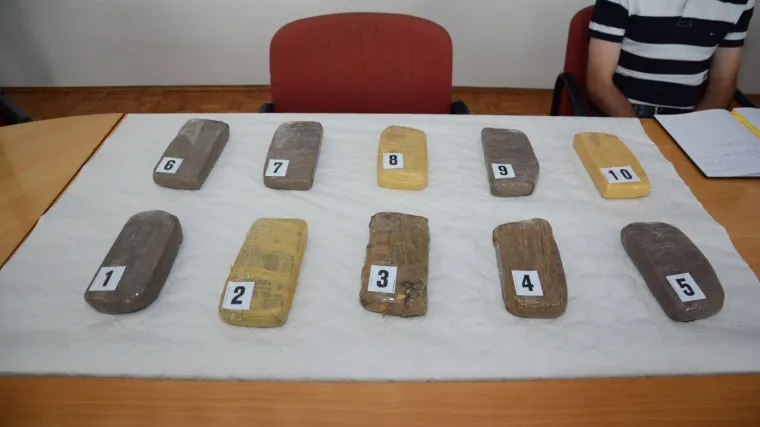 Policijska akcija u Splitu: Kod mu&scaron;karca prona&scaron;li vi&scaron;e od 4 kilograma heroina i veću količinu novca
