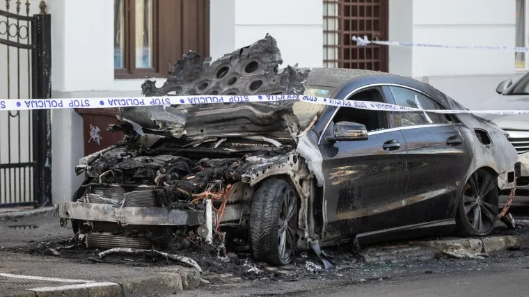 FOTO U Zagrebu usred noći izgorio luksuzni Mercedes u vlasni&scaron;tvu 25-godi&scaron;njakinje!