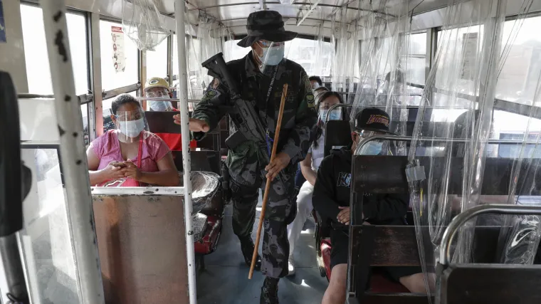 Kaznili ga s 300 čučnjeva zbog kr&scaron;enja policijskog sata pa preminuo: 'Počeli smo ga oživljavati, ali već je pao u komu'