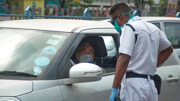Zaustavili ga zbog vožnje u krivom smjeru, a potom se &scaron;okirali onim &scaron;to su vidjeli na mjestu suvozača!