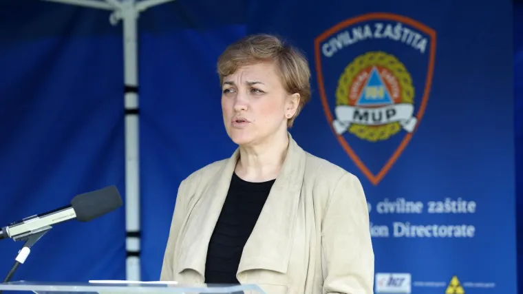 Brojke i dalje rastu! Jesu li za sve kriva obiteljska okupljanja: 'Svatko od nas je hodajuće malo žari&scaron;te...'