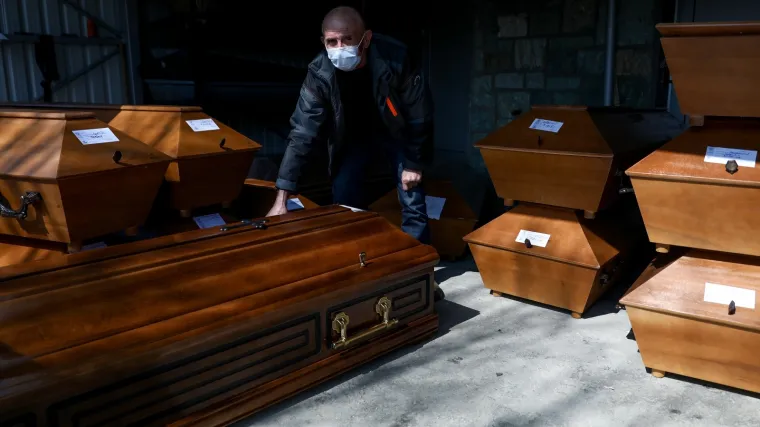 U Sarajevu se ljudi sahranjuju kao na pokretnoj traci: 'Situacija je izmaknula kontroli'