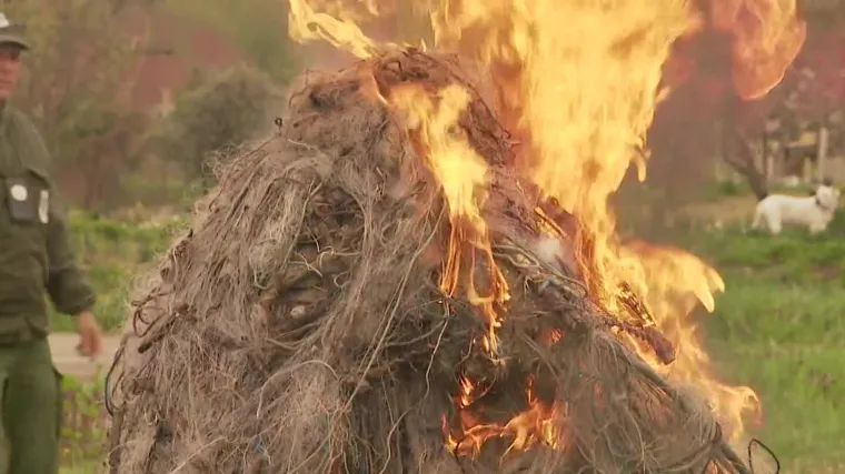 2000 metara ribljih mreža koje su služile za krivolov na Dravi i Dunavu javno su spaljene u Osijeku