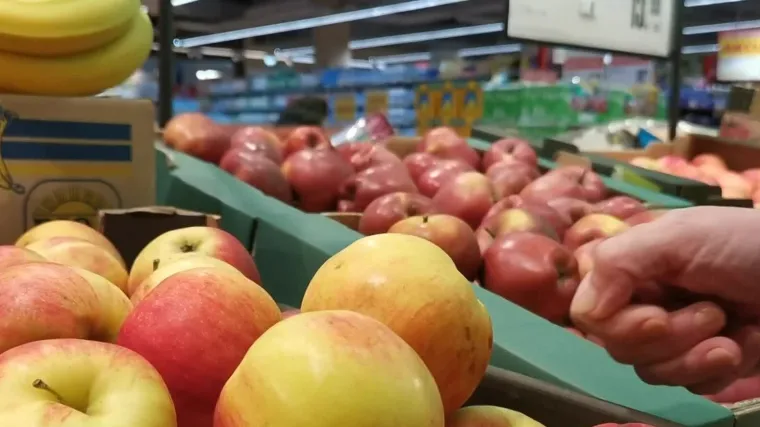 Voćari očajni zbog uvezenih jabuka &scaron;pricanih zabranjenim pesticidima: 'Nema nigdje kontrole'