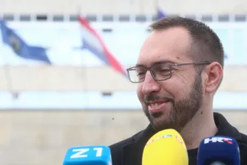 Toma&scaron;ević i dalje 'debelo vodi', ali dvoje kandidata odvojilo se od ostalih; Jedan bilježi i znatan pad