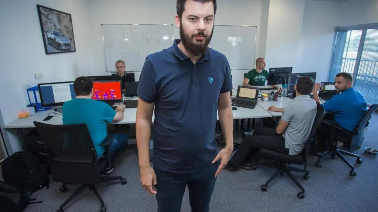 Rimac objavio emotivni status na Fejsu. Prijatelji ga zafrkavaju: 'Mate, mama skupila vi&scaron;e lajkova no ti cijeli pro&scaron;li tjedan!'