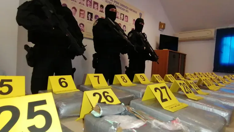 FOTO, VIDEO Policija o zapljeni pola tone kokaina: Droga je bila namijenjena susjednim zemljama