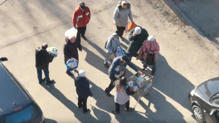 Ljudi se otimali za hranu s isteklim rokom trajanja, ali nije to sve &scaron;to će vas u ovom videu zaprepastiti