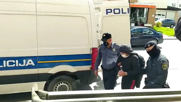 VIDEO Palo 10 mu&scaron;karaca: U vrtiću preprodavali drogu, a skrivali je u bačvi zakopanoj u zemlju