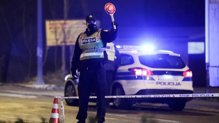 Vozač sletio u jarak i poginuo