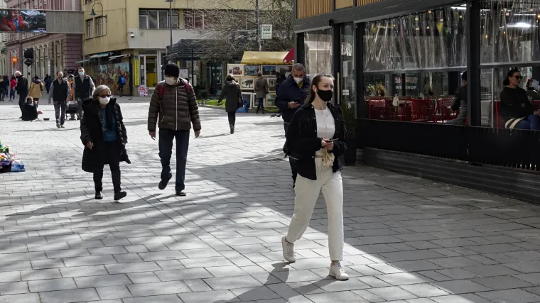 Stalni usponi i padovi brojki u susjedstvu: U BiH u petak  86 smrtnih slučajeva povezanih s covidom