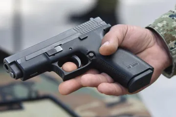 Upao u kuću u Pločama, prislonio ženi pištolj na glavu i uzeo joj sve što ima: 'Ako pozoveš policiju, ubit ću ti sina i muža!'