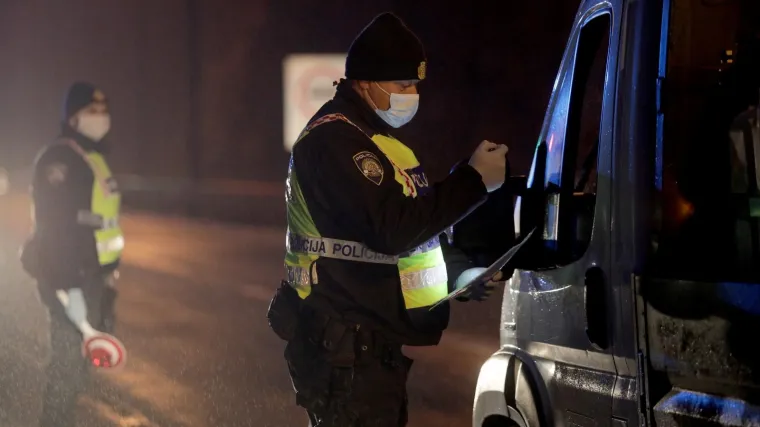 'Kakav god da je bio, moj sin nije zaslužio da zavr&scaron;i kao pas na ulici propucane glave'