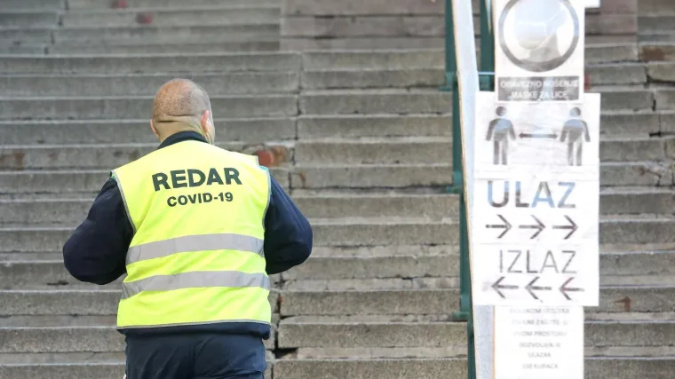 Policija kontrolirala kr&scaron;e li se mjere u centru Zagreba: U studentskoj udruzi zatekli 64 osobe, jedna je bila pozitivna