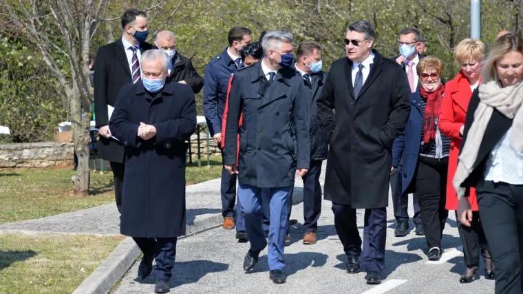 Milanović navodni non-paper o mijenjanju granica na Balkanu nazvao 'velikim sra...': 'Rekao bi onome tko je autor toga da prste dalje od BiH!'