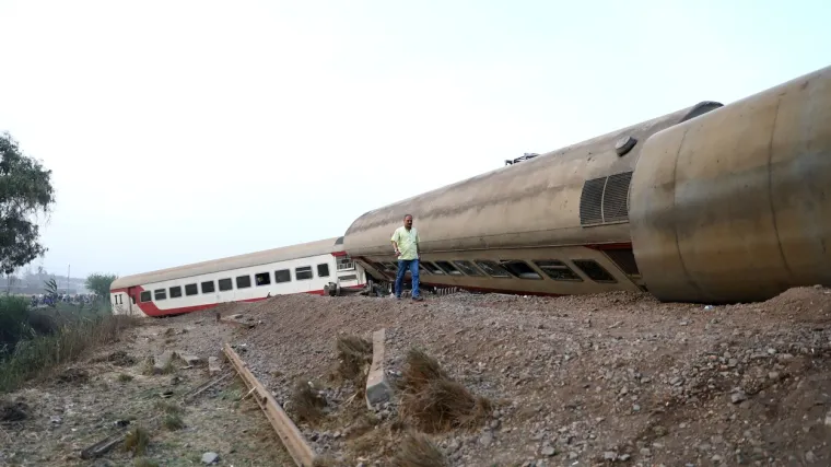 Poginulo 11 ljudi, a 98 ih je ozlijeđeno - četiri vagona iskočila iz tračnica
