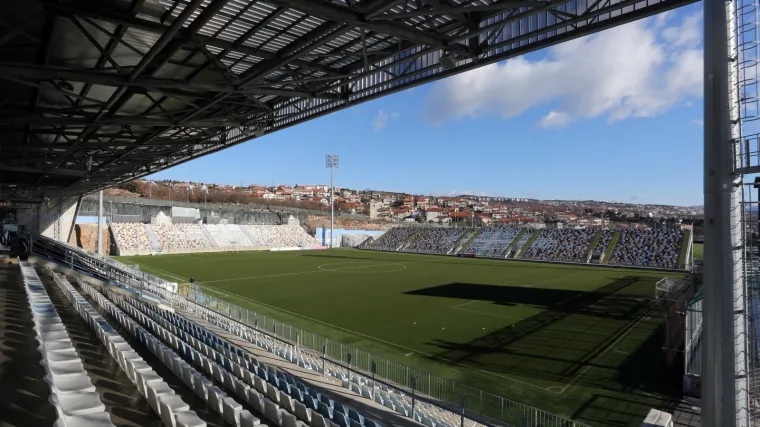 Rijekin ekonom doživio srčani zastoj uoči utakmice s Lokomotivom - reanimirali ga