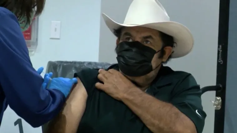 Pola odrasle populacije SAD-a dobilo barem jednu dozu cjepiva protiv covida 19