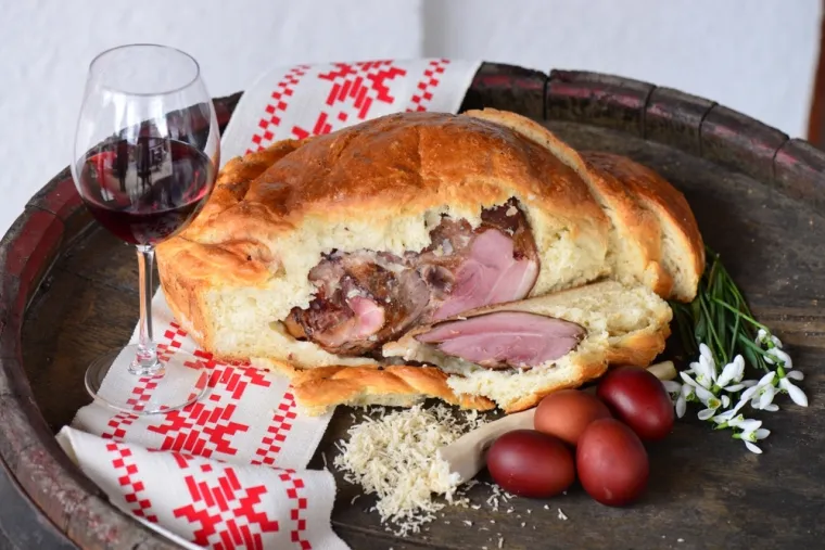 Sočna domaća &scaron;unka u kruhu razveselit će va&scaron;e ukućane, donosimo recept za pripremu