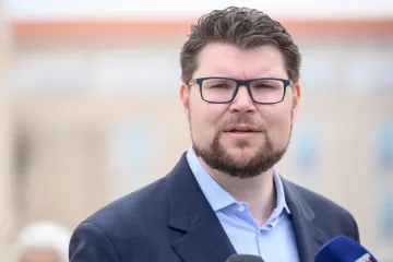 'Mora otići jer se pojedinci bogate na račun njegova Ministarstva'