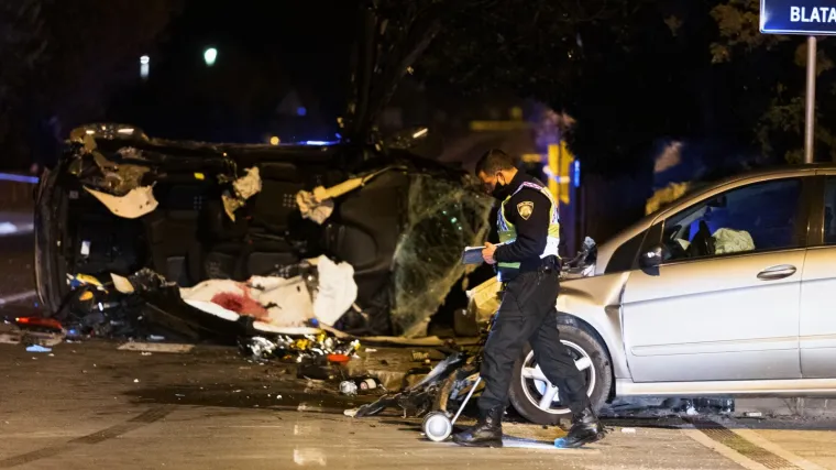 Vozački položio prije samo nekoliko dana: Mladić koji je Mercedesom skrivio nesreću i usmrtio dvojicu brani se sa slobode