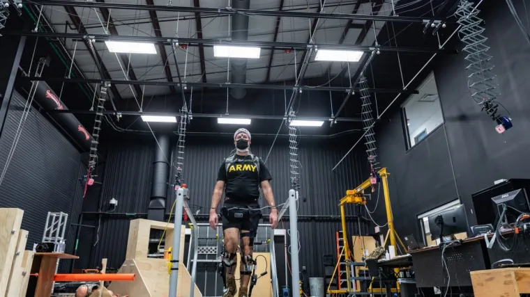 VIDEO Spoj tehnologije i čovjeka: Američka vojska proučava kako prilagoditi egzoskelet kretanju vojnika na terenu