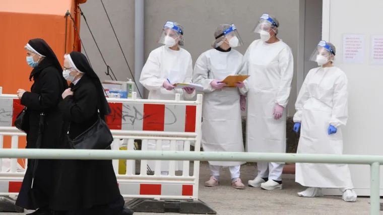 Stožer objavio nove brojke: Preminulo čak 46 osoba, novozaraženih je 2885!