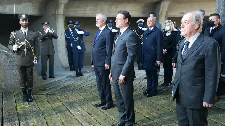 'Obilježja usta&scaron;kog režima treba sankcionirati, ali i razlikovati ih od obilježja HOS-a'