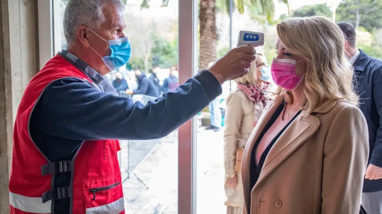 Počelo cijepljenje turističkih djelatnika: Može li to spasiti sezonu u Dubrovniku?